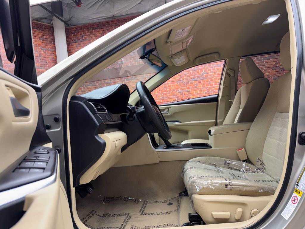 Used 2015 Toyota Camry LE FWD image 21