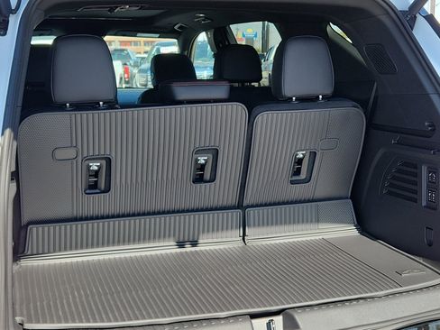 New 2026 Chevrolet Traverse RS image 8