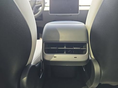 Used 2023 Tesla Model Y Long Range AWD/4WD image 26
