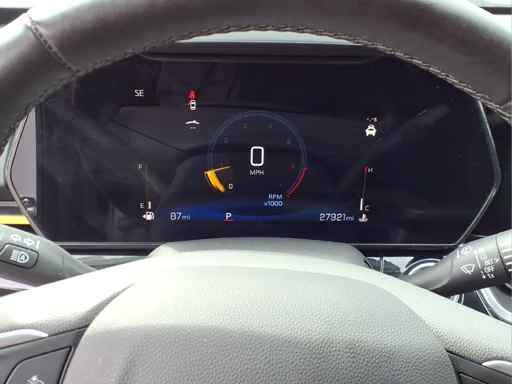 Used 2024 Chevrolet Trax ACTIV w/ Driver Confidence Package FWD image 19