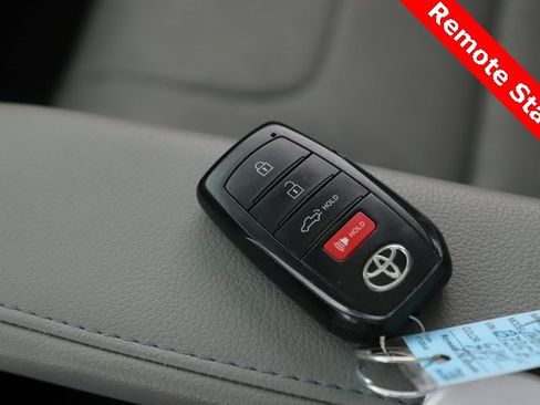 Used 2024 Toyota Tundra Limited image 3