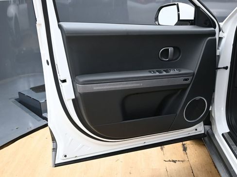 Used 2025 Hyundai Ioniq 5 Limited image 39