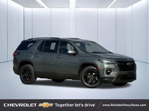 Used 2023 Chevrolet Traverse LT FWD image 1