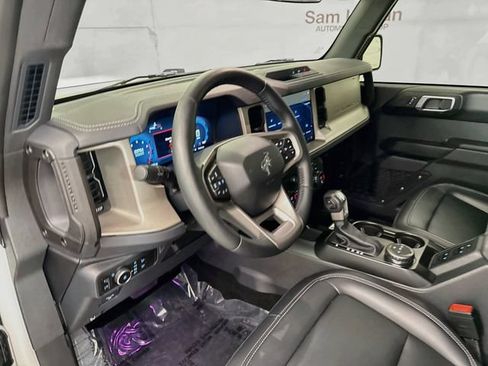 Used 2025 Ford Bronco Outer Banks AWD/4WD image 9
