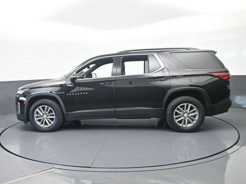 Used 2023 Chevrolet Traverse LT FWD image 3