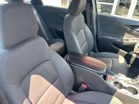 Used 2023 Chevrolet Malibu LT FWD image 29