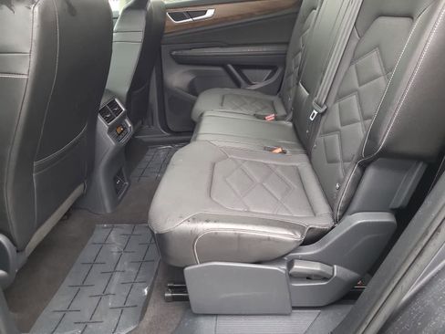 Used 2024 Volkswagen Atlas SE image 21