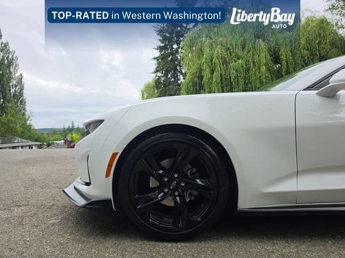 Used 2022 Chevrolet Camaro LT RWD image 11