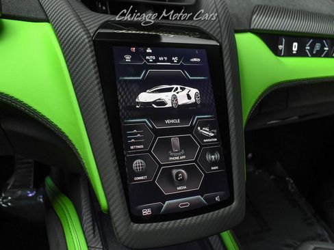 Used 2025 Lamborghini Revuelto AWD/4WD image 13