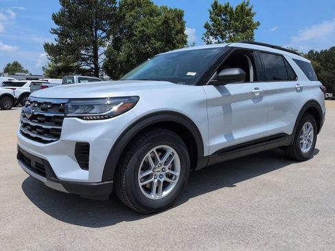 New 2026 Ford Explorer Active RWD image 7