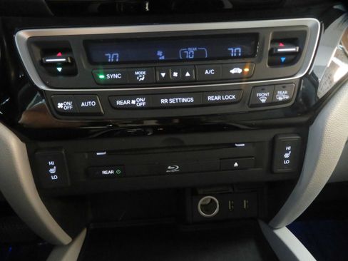 Used 2017 Honda Pilot Touring image 44