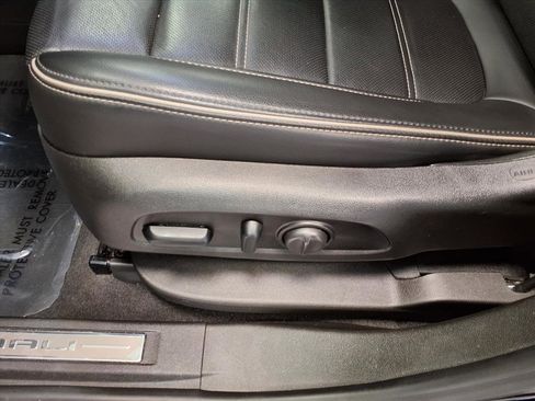 Used 2021 GMC Acadia Denali w/ Denali Technology Package image 21