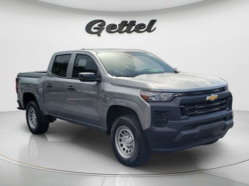 Used 2024 Chevrolet Colorado W/T w/ Technology Package RWD image 3