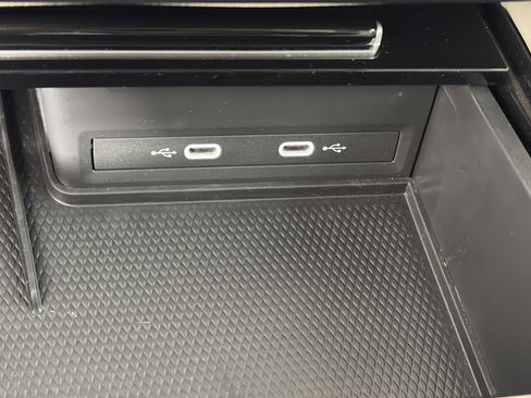 Used 2025 Volkswagen Atlas SEL image 30