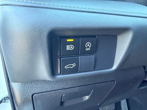 Certified 2025 Toyota Highlander LE image 26