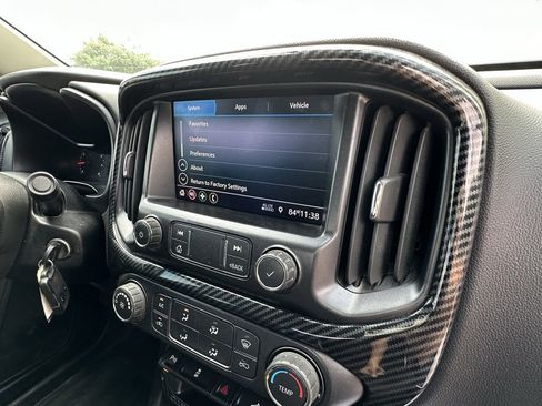 Used 2021 Chevrolet Colorado LT w/ Fleet Safety Package image 15