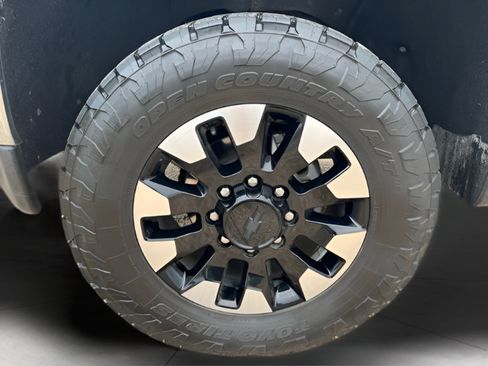 Used 2020 Chevrolet Silverado 2500 LT w/ Texas Edition AWD/4WD image 10