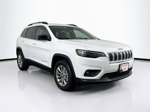 Used 2022 Jeep Cherokee Latitude Lux w/ Sun & Sound Group AWD/4WD image 8
