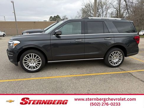 Used 2024 Ford Expedition Limited image 1