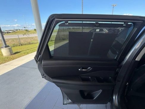 Used 2023 Nissan Pathfinder SL AWD/4WD image 24