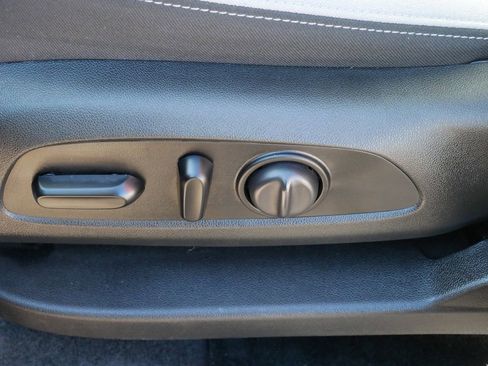 Used 2020 Chevrolet Equinox LT AWD/4WD image 23