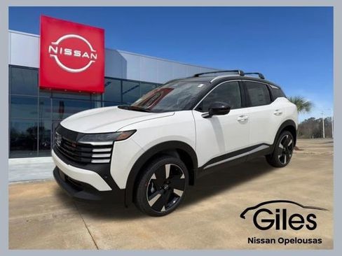 New 2026 Nissan Kicks SR FWD image 1