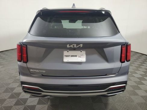 Used 2023 Kia Sorento SX image 4