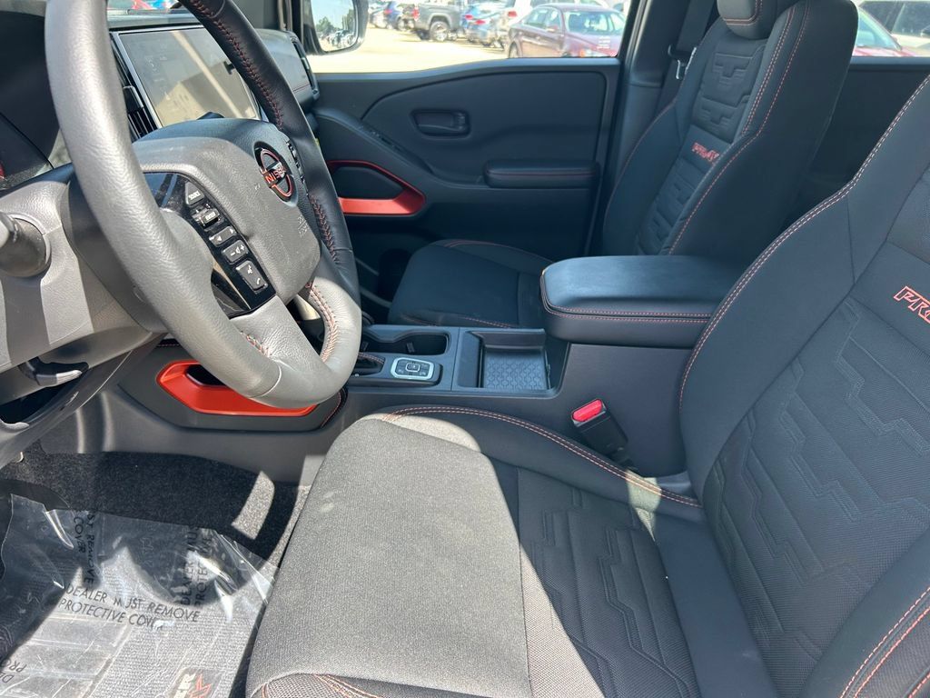 Used 2026 Nissan Frontier PRO-4X AWD/4WD image 11