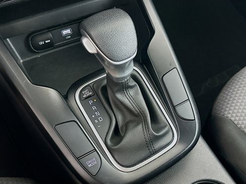 Used 2025 Kia Soul LX w/ LX Technology Package FWD image 24