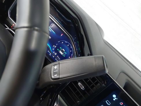 Used 2024 Chevrolet Silverado 2500 High Country w/ High Country Premium Package AWD/4WD image 22