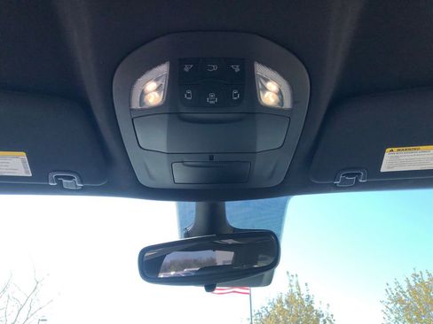 Used 2023 Chrysler Pacifica Touring-L w/ S Appearance Package FWD image 28