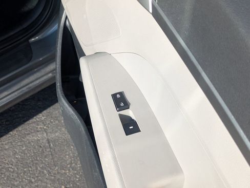 Used 2018 Hyundai Elantra SE w/ Cargo Package image 31