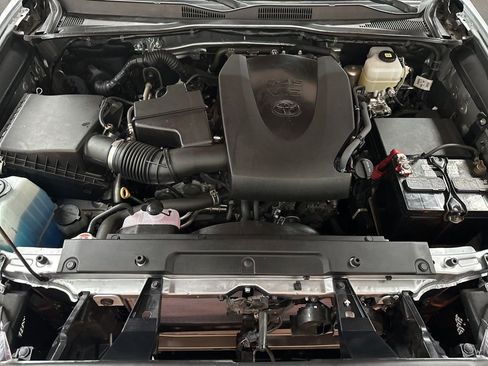 Used 2022 Toyota Tacoma TRD Off-Road w/ Technology Package image 34