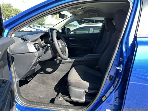 Used 2020 Toyota C-HR LE FWD image 2