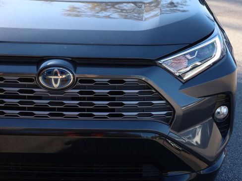 Used 2020 Toyota RAV4 XSE image 17