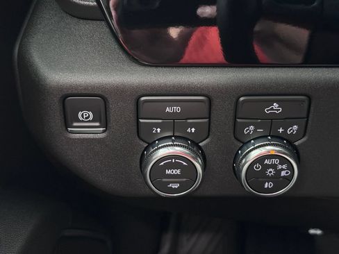 Certified 2026 GMC Sierra 1500 Elevation w/ Elevation Select Package AWD/4WD image 25