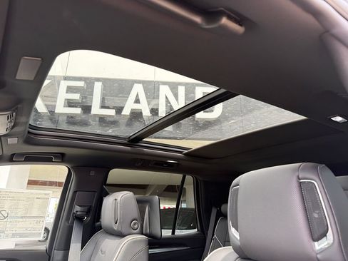 New 2026 Cadillac Escalade Luxury w/ Touring Package AWD/4WD image 23