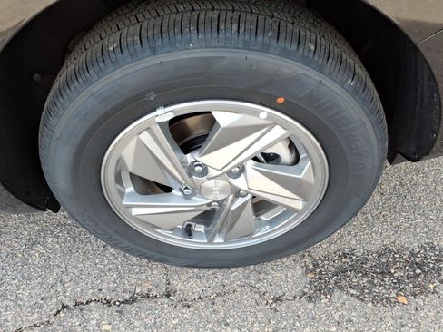 New 2026 Hyundai Elantra SE image 5