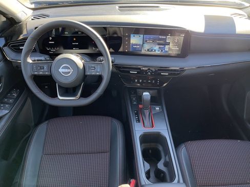 New 2025 Nissan Kicks SR image 17