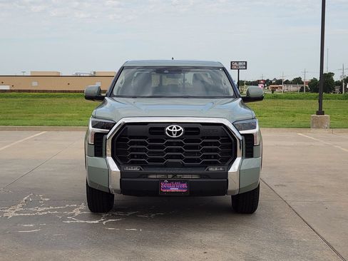 Used 2022 Toyota Tundra SR5 w/ TRD Off-Road Package AWD/4WD image 6