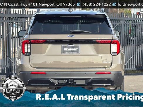 New 2026 Ford Explorer ST-Line w/ ST-Line Street Pack AWD/4WD image 5