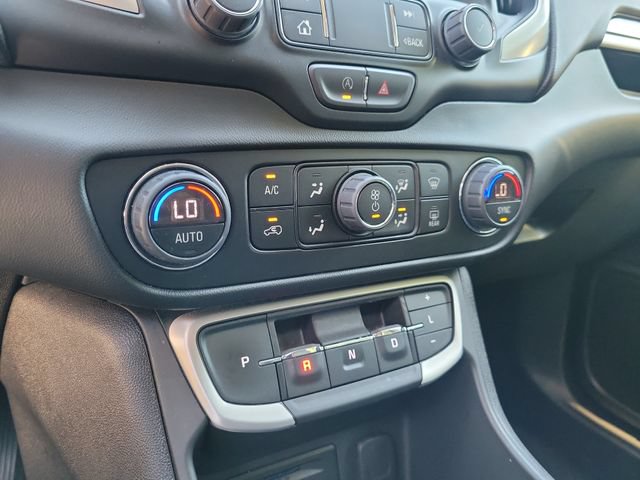 Used 2022 GMC Terrain SLT w/ Tech Package FWD image 24