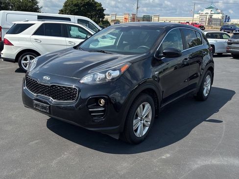 Used 2018 Kia Sportage LX AWD/4WD image 2