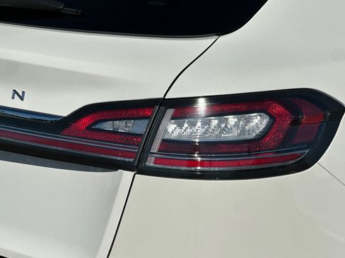 Used 2023 Lincoln Nautilus Reserve w/ Equipment Group 202A image 27