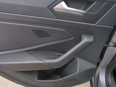 Used 2024 Volkswagen Jetta SE image 22