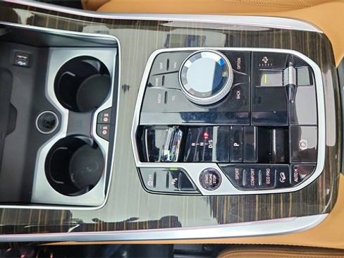 Used 2025 BMW X7 xDrive40i w/ Executive Package image 54