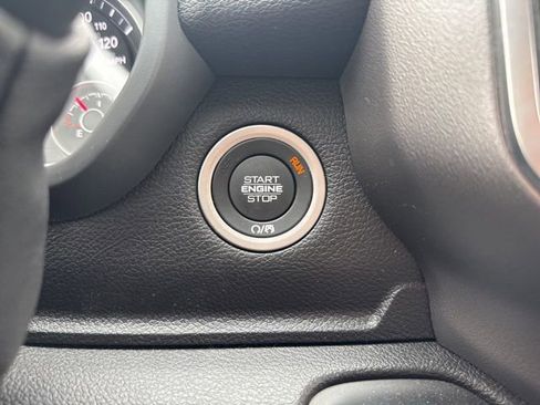 Certified 2026 RAM 2500 Big Horn AWD/4WD image 17
