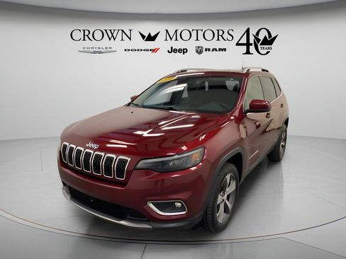Used 2019 Jeep Cherokee Limited w/ Luxury Group AWD/4WD image 3