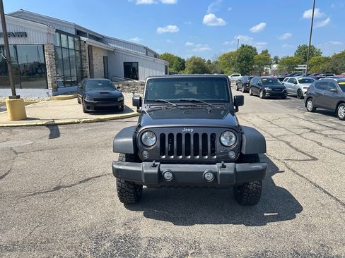Used 2018 Jeep Wrangler Unlimited Rubicon w/ Cold Weather Group AWD/4WD image 9