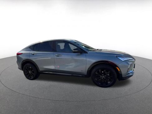 Used 2025 Buick Envista Sport Touring image 2